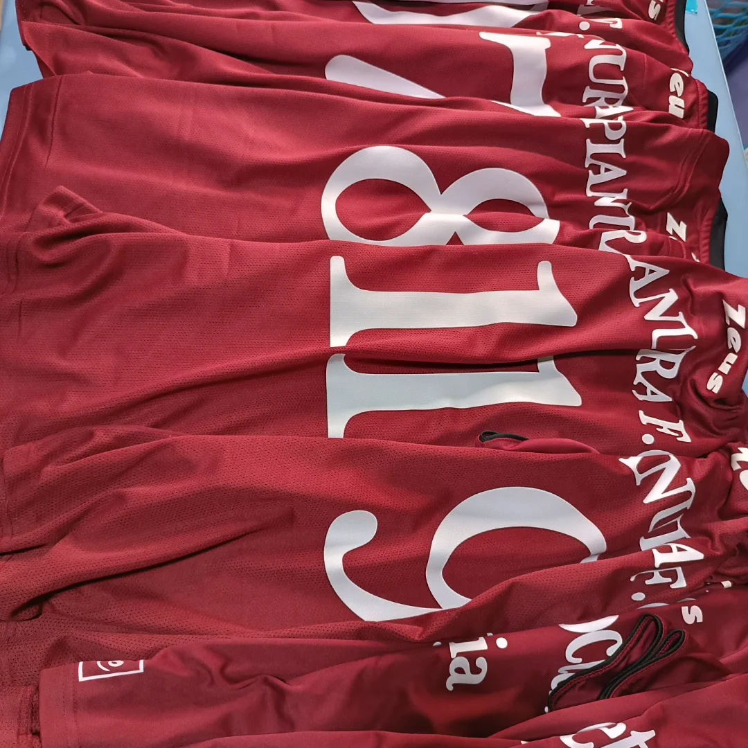 Abbigliamento Calcio Abbigliamento Calcio